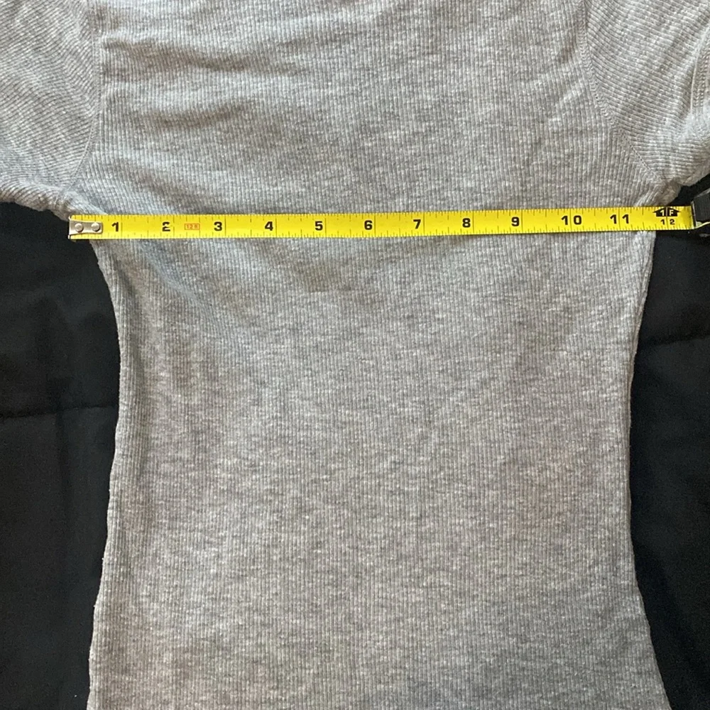 Grey Top - Picture 4 of 4